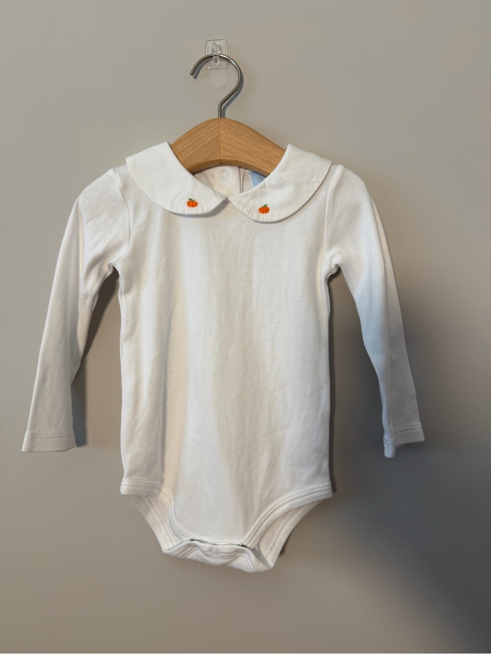 bella bliss White Peter Pan Collar Bodysuit with Pumpkin Embroidery